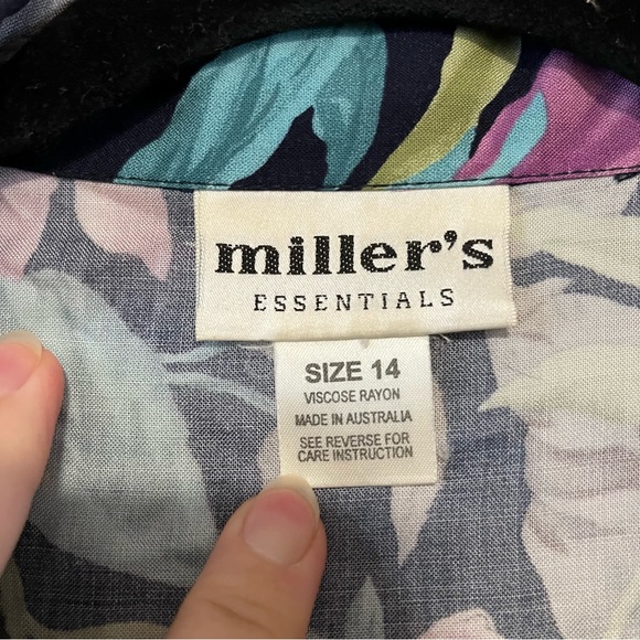 Miller’s | Vintage Hawaiian Button Up Tee - Picture 13 of 14